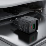 شارژر دیواری Acefast A114 با فناوری GaN، توان 25 وات، دو خروجی USB-A و USB-C و طراحی کوچک؛ سریع، ایمن و ایده‌آل برای استفاده روزانه.