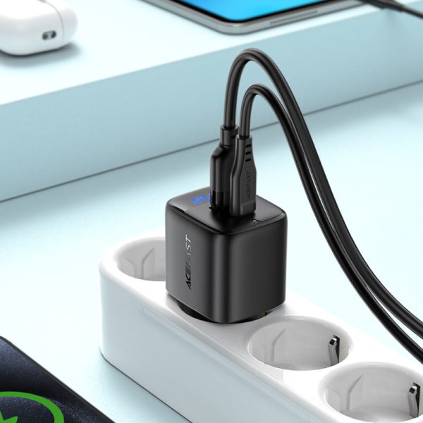 شارژر دیواری Acefast A114 با فناوری GaN، توان 25 وات، دو خروجی USB-A و USB-C و طراحی کوچک؛ سریع، ایمن و ایده‌آل برای استفاده روزانه.